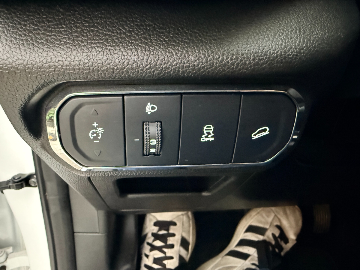 Vehicle media 13
