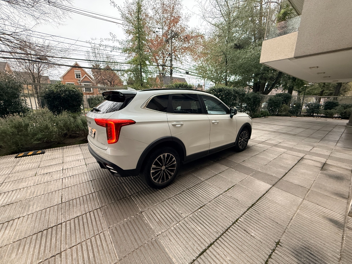 Vehicle media 5