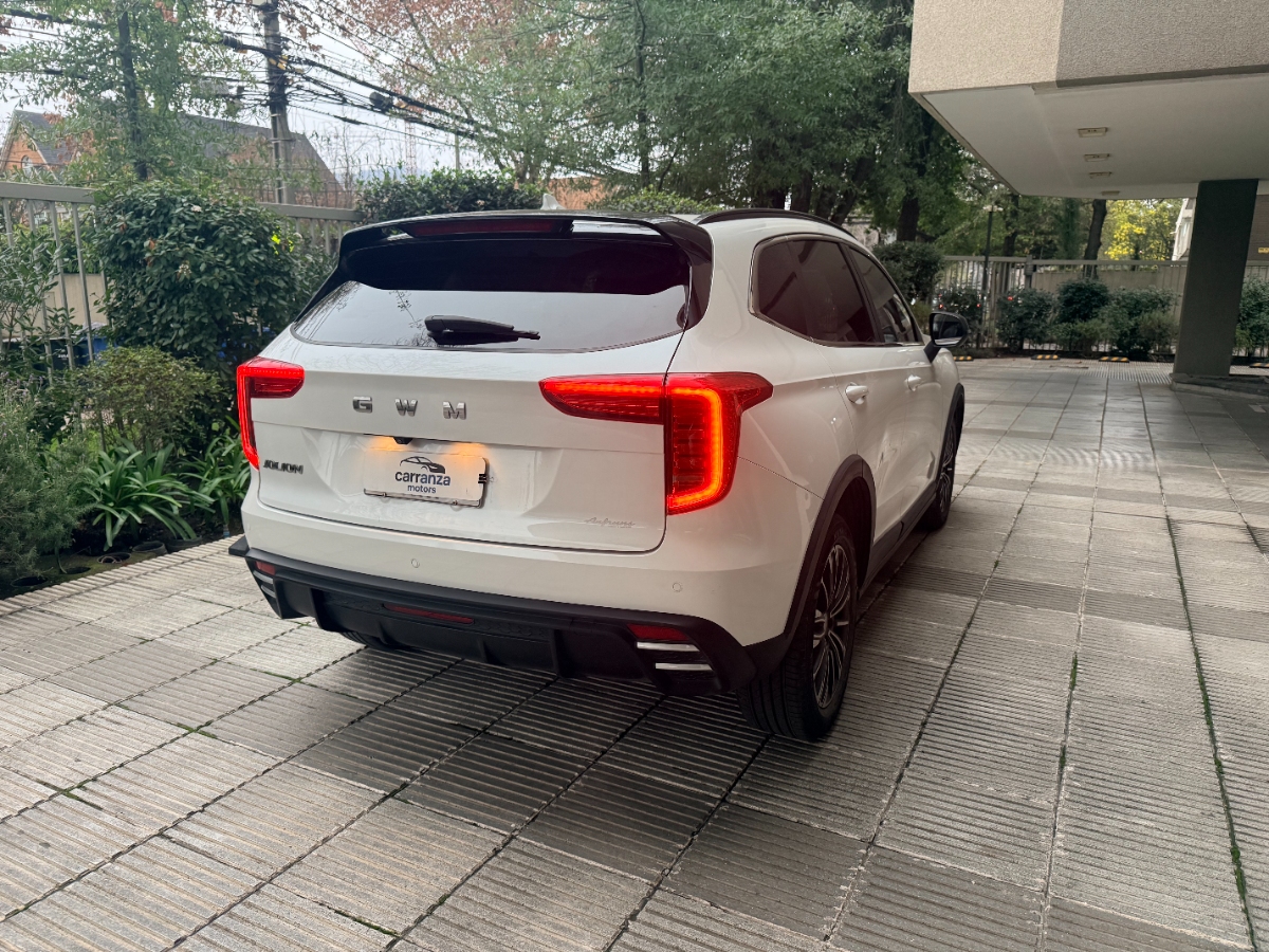 Vehicle media 4
