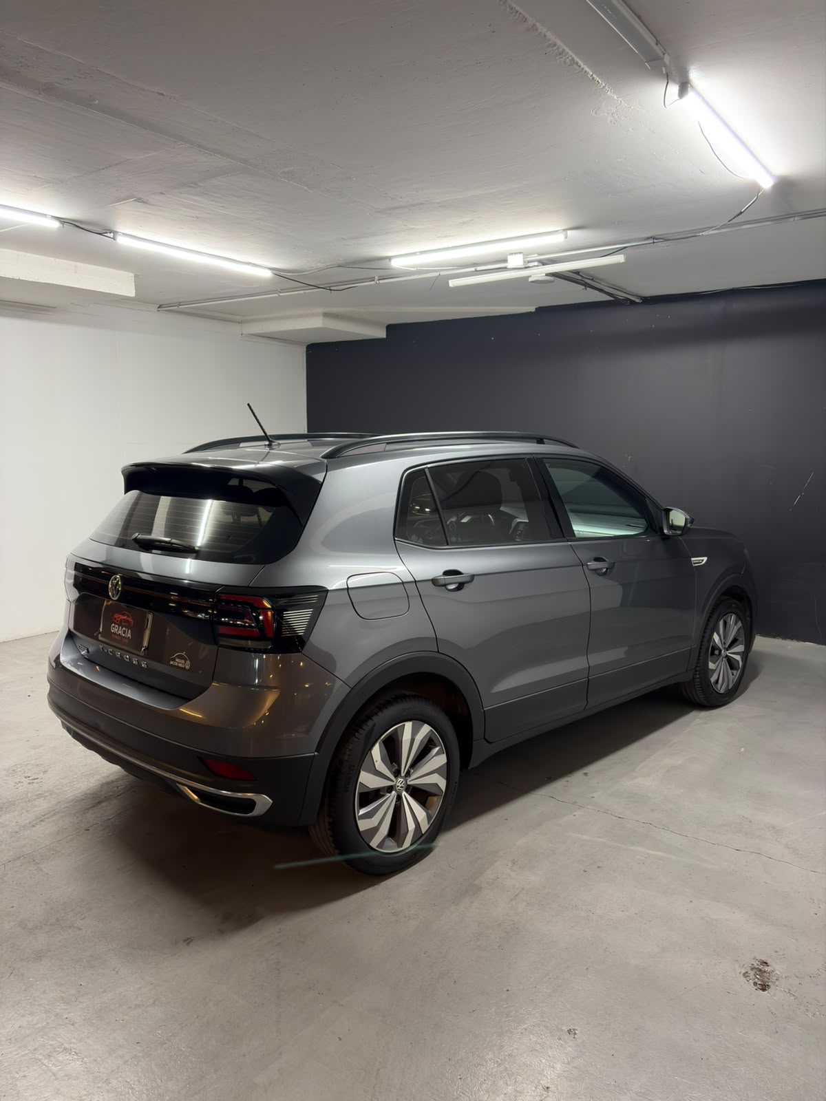Vehicle media 4