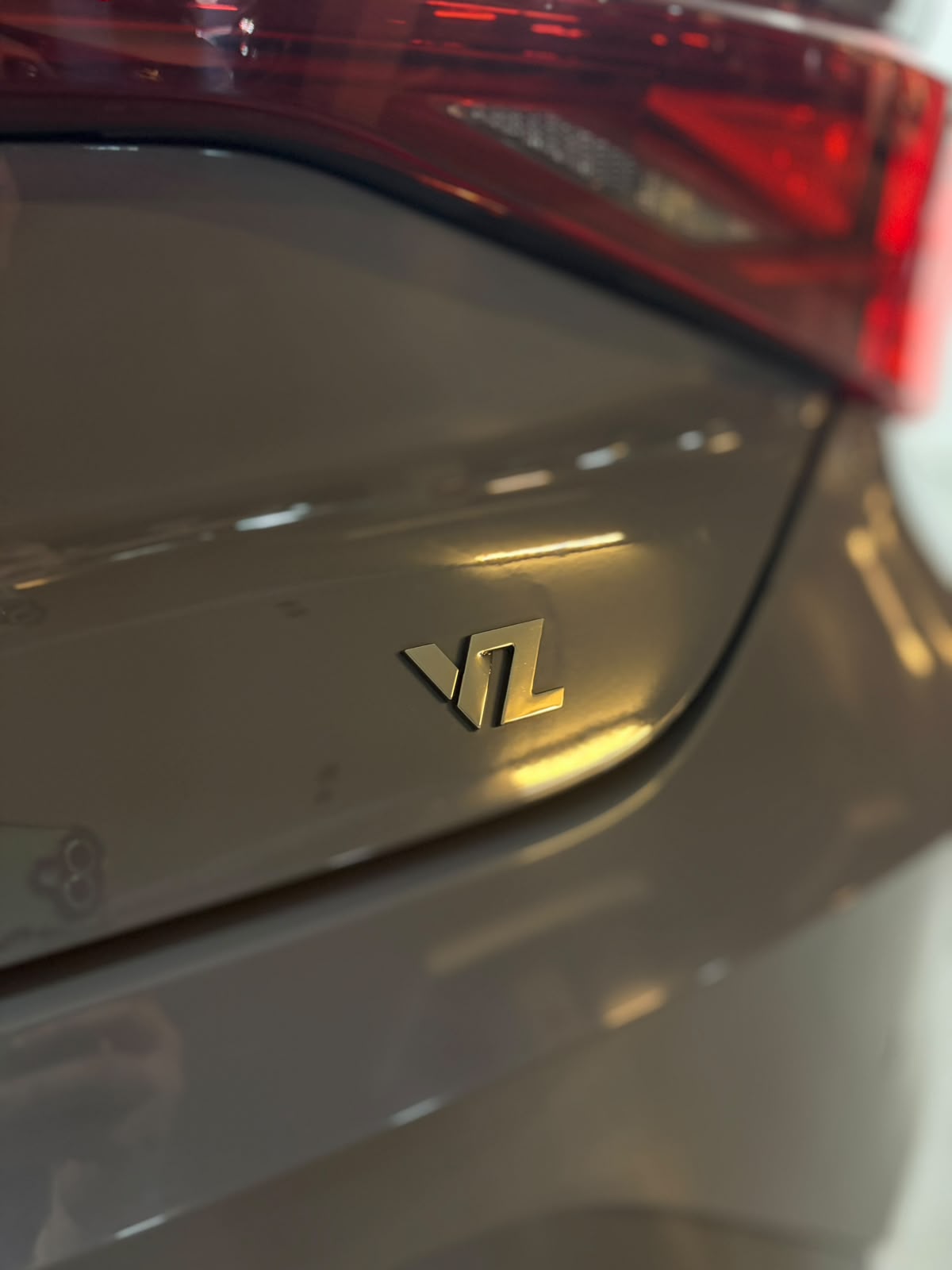 Vehicle media 9