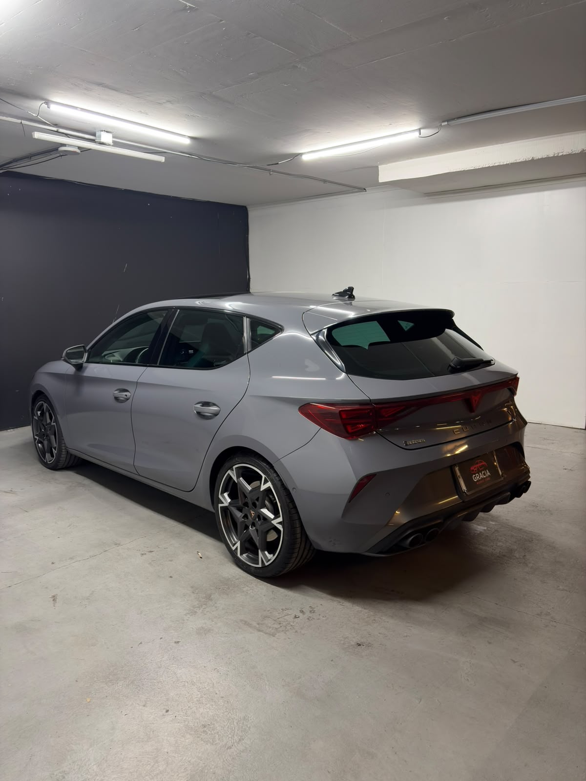 Vehicle media 6