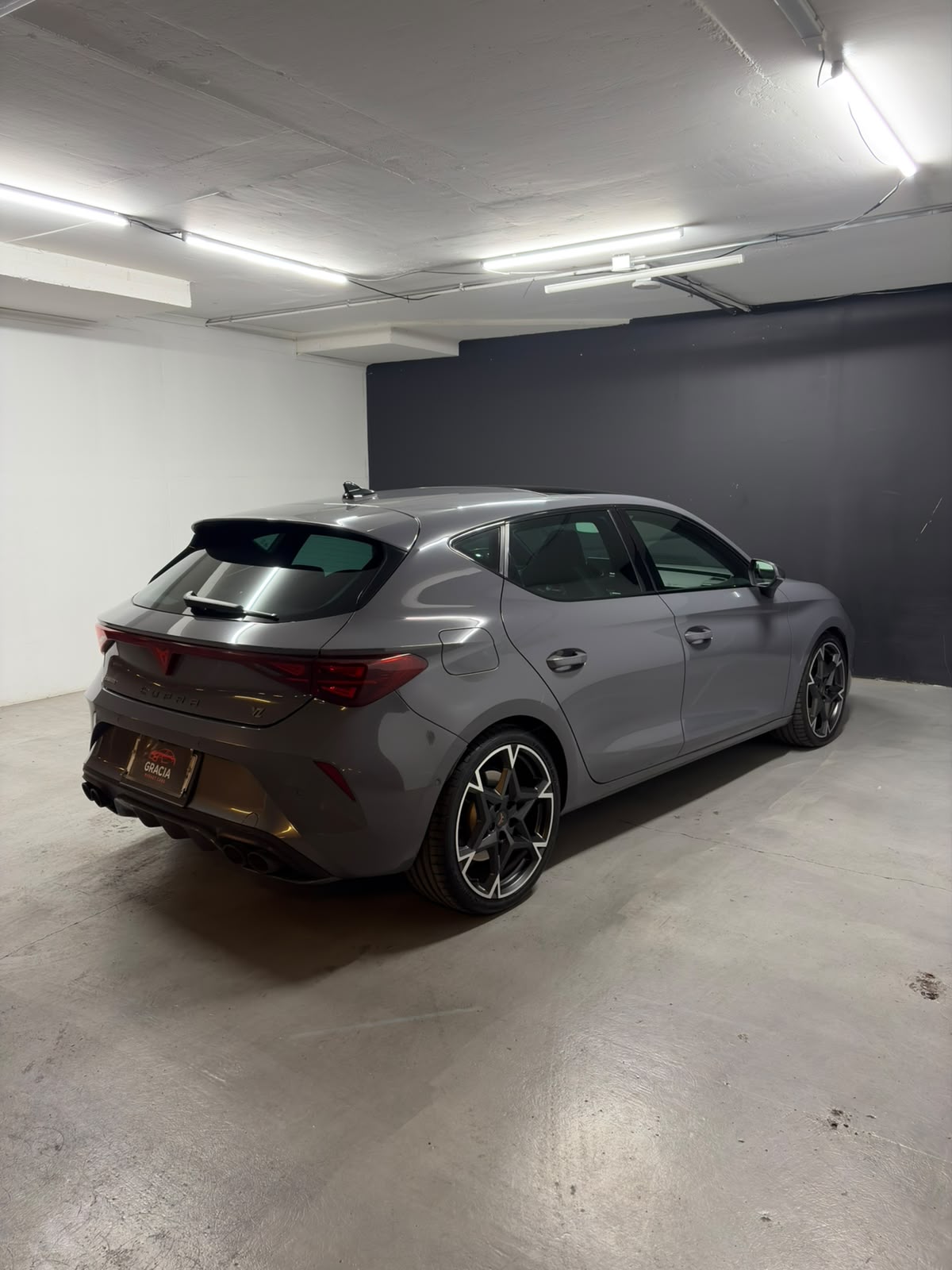 Vehicle media 4