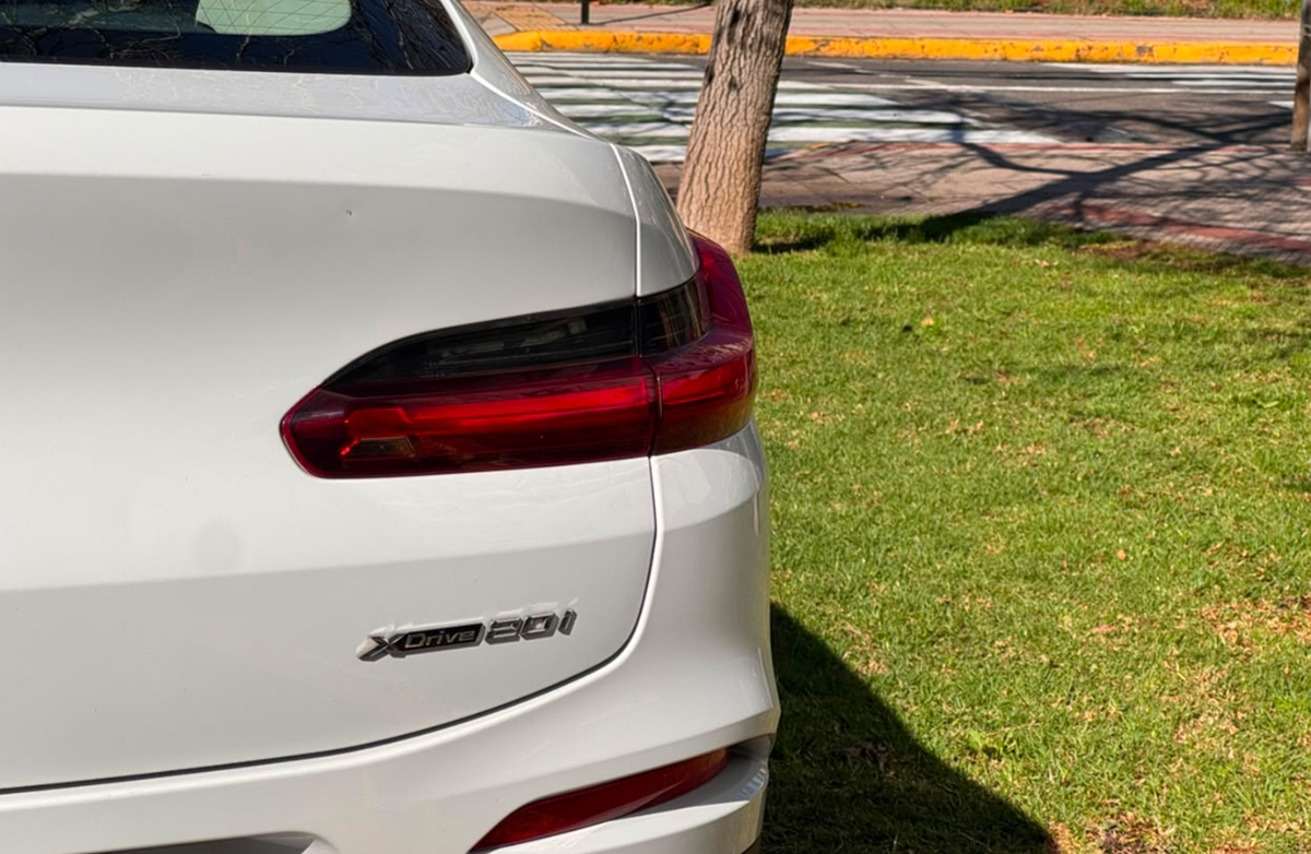 Vehicle media 7