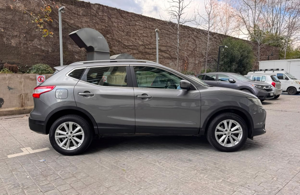 Vehicle media 8