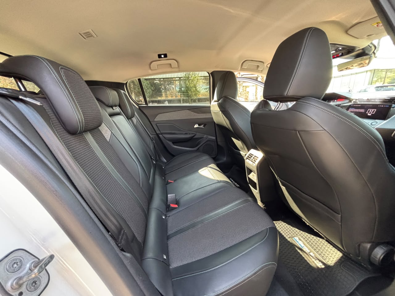Vehicle media 7