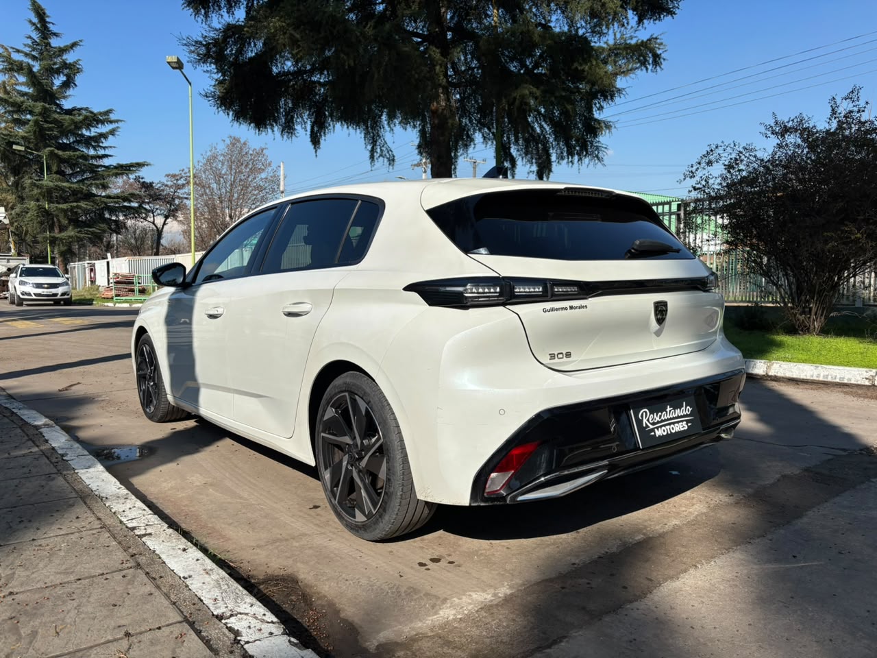 Vehicle media 4
