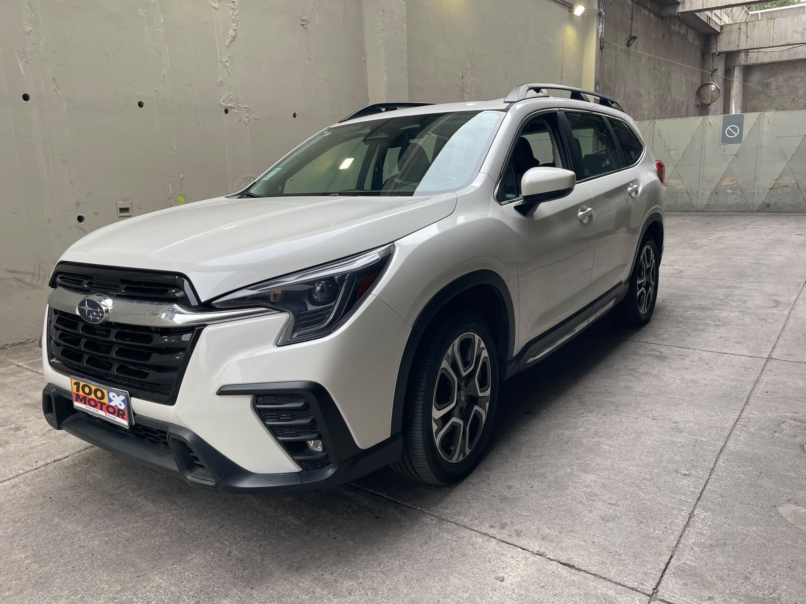 Vehicle media 8