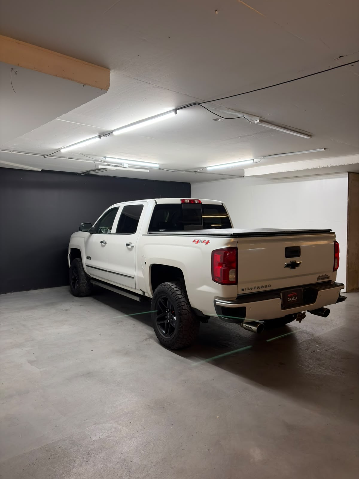 Vehicle media 6