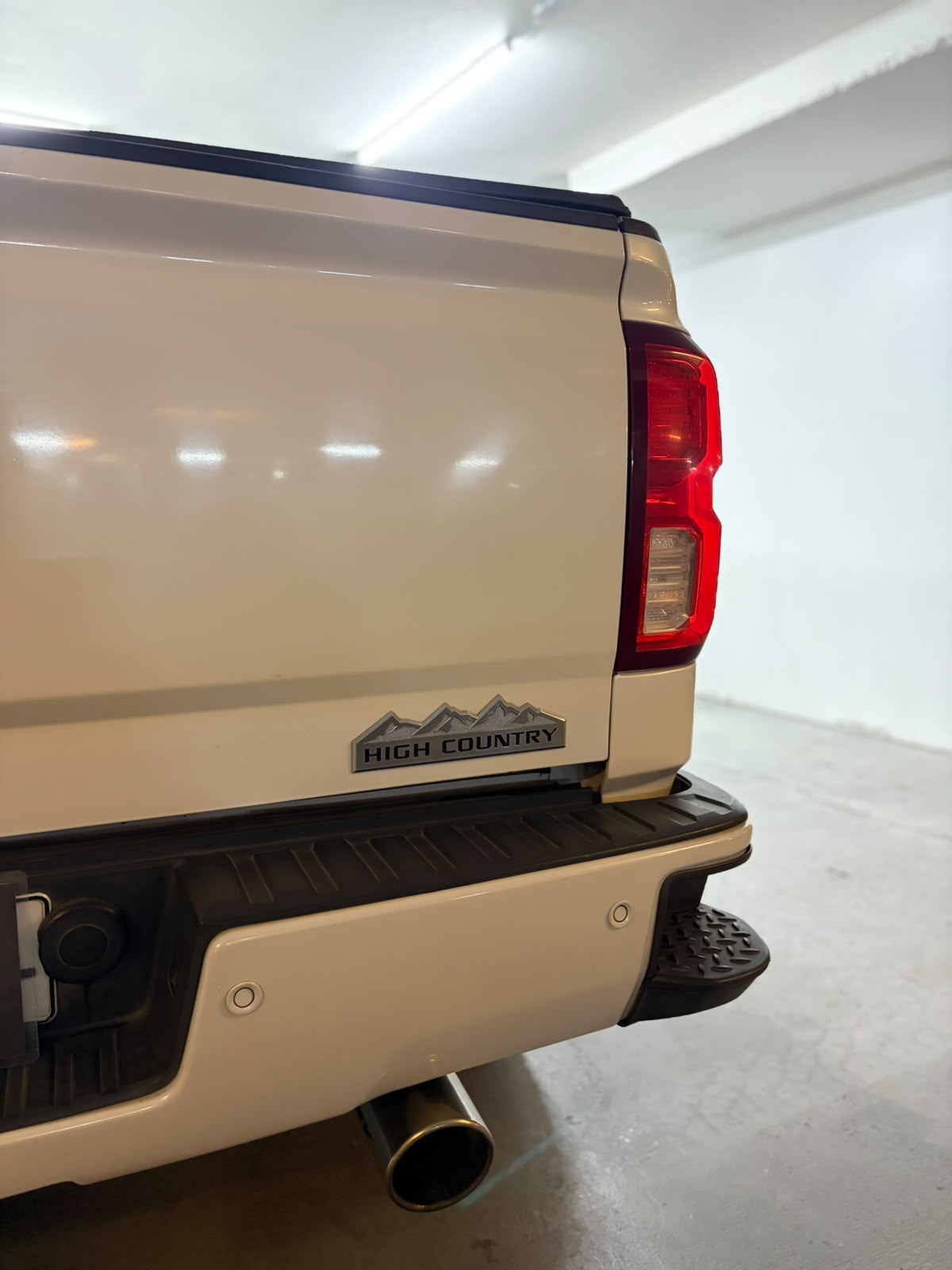 Vehicle media 10