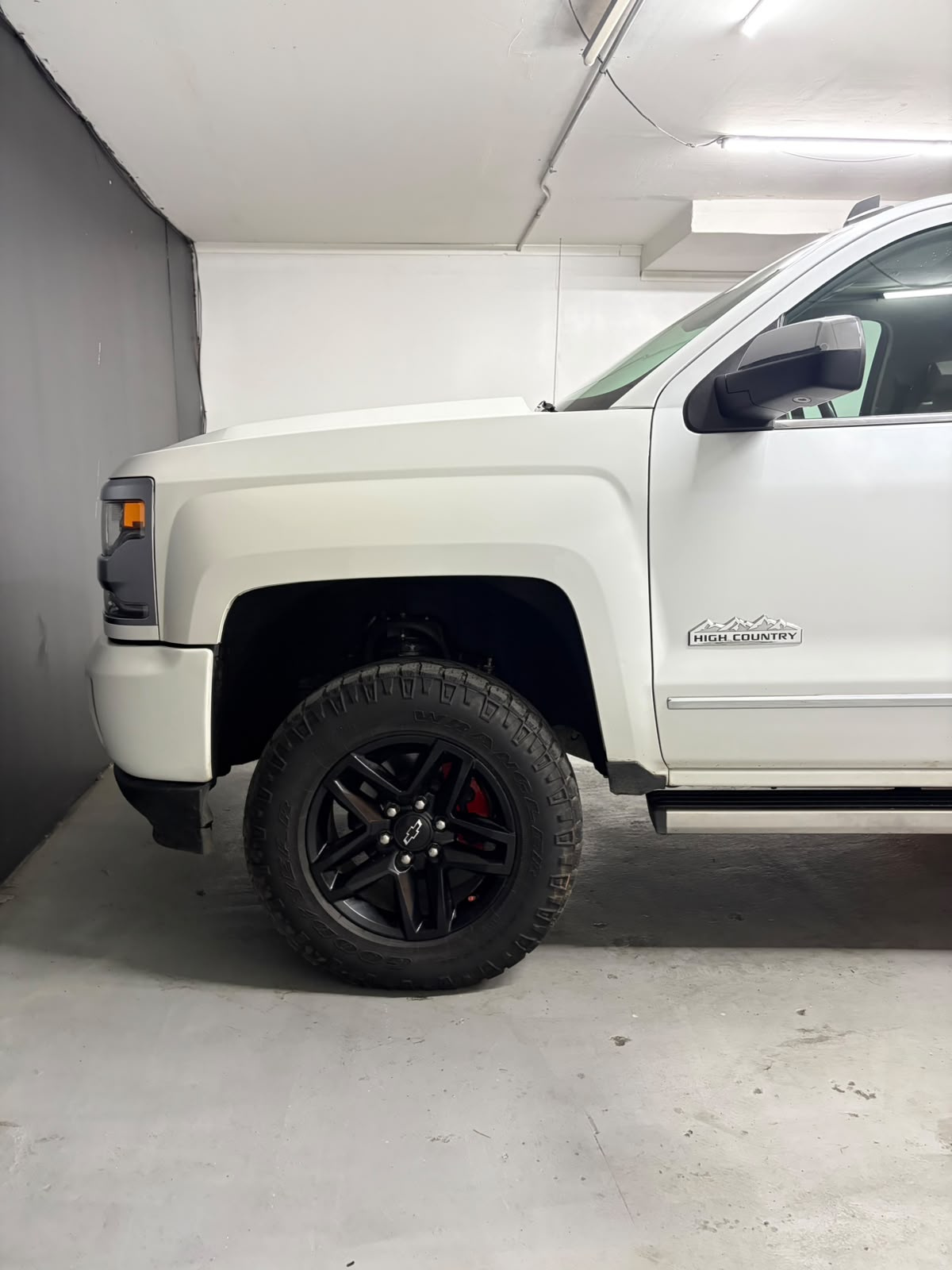 Vehicle media 7