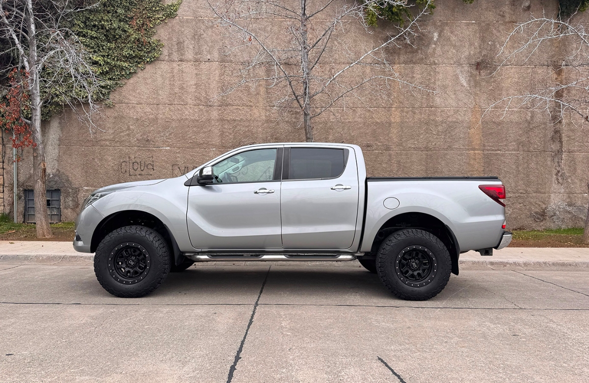 Vehicle media 4
