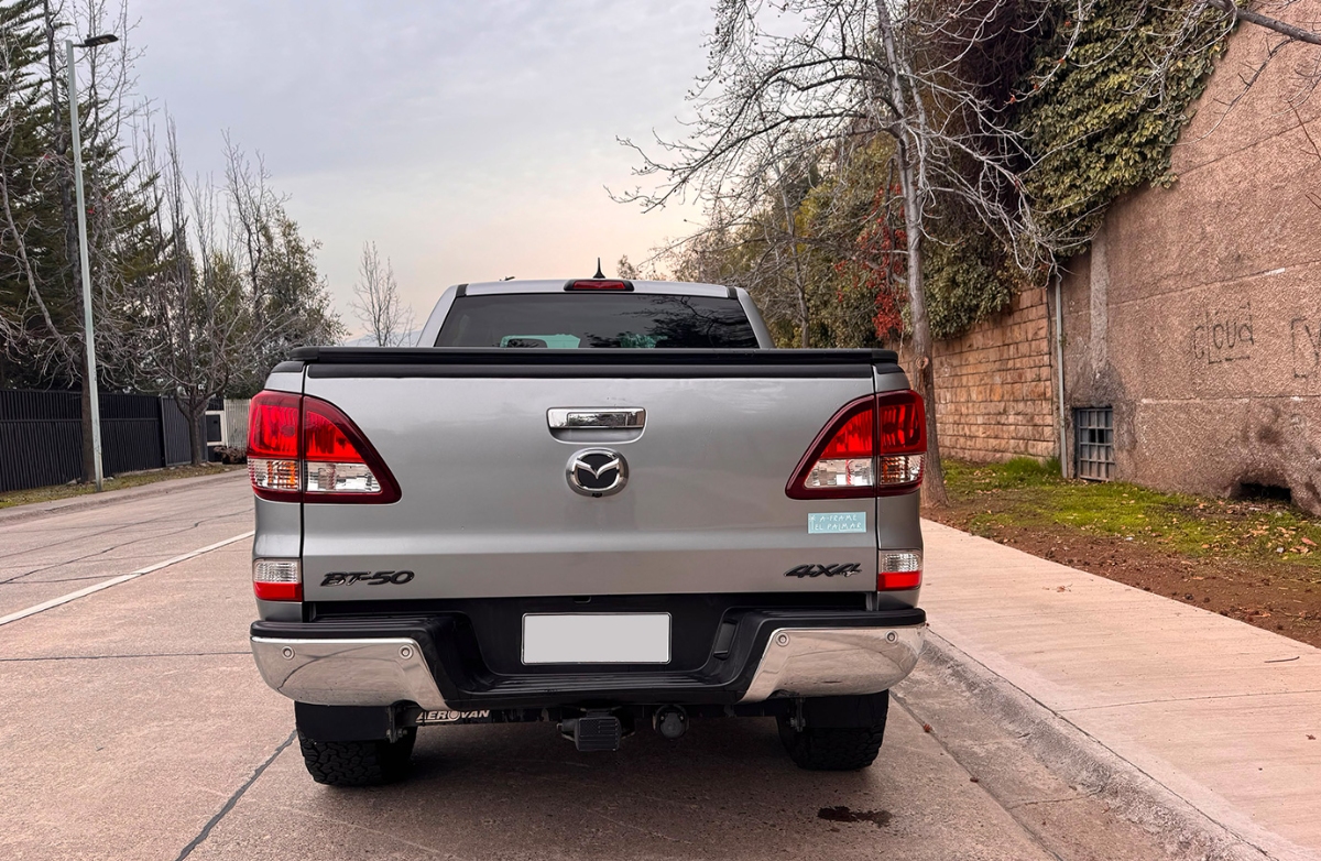 Vehicle media 6