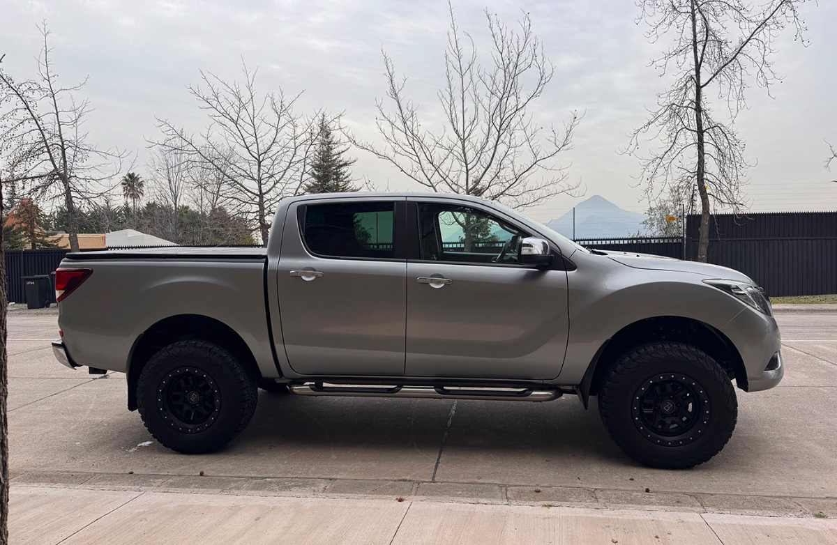 Vehicle media 8