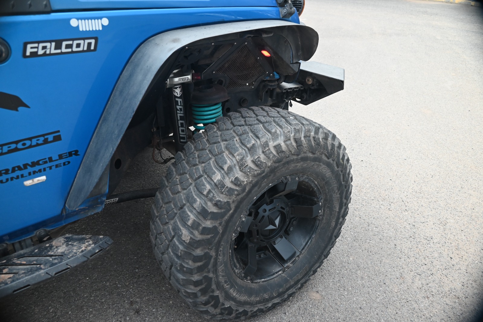 Vehicle media 8