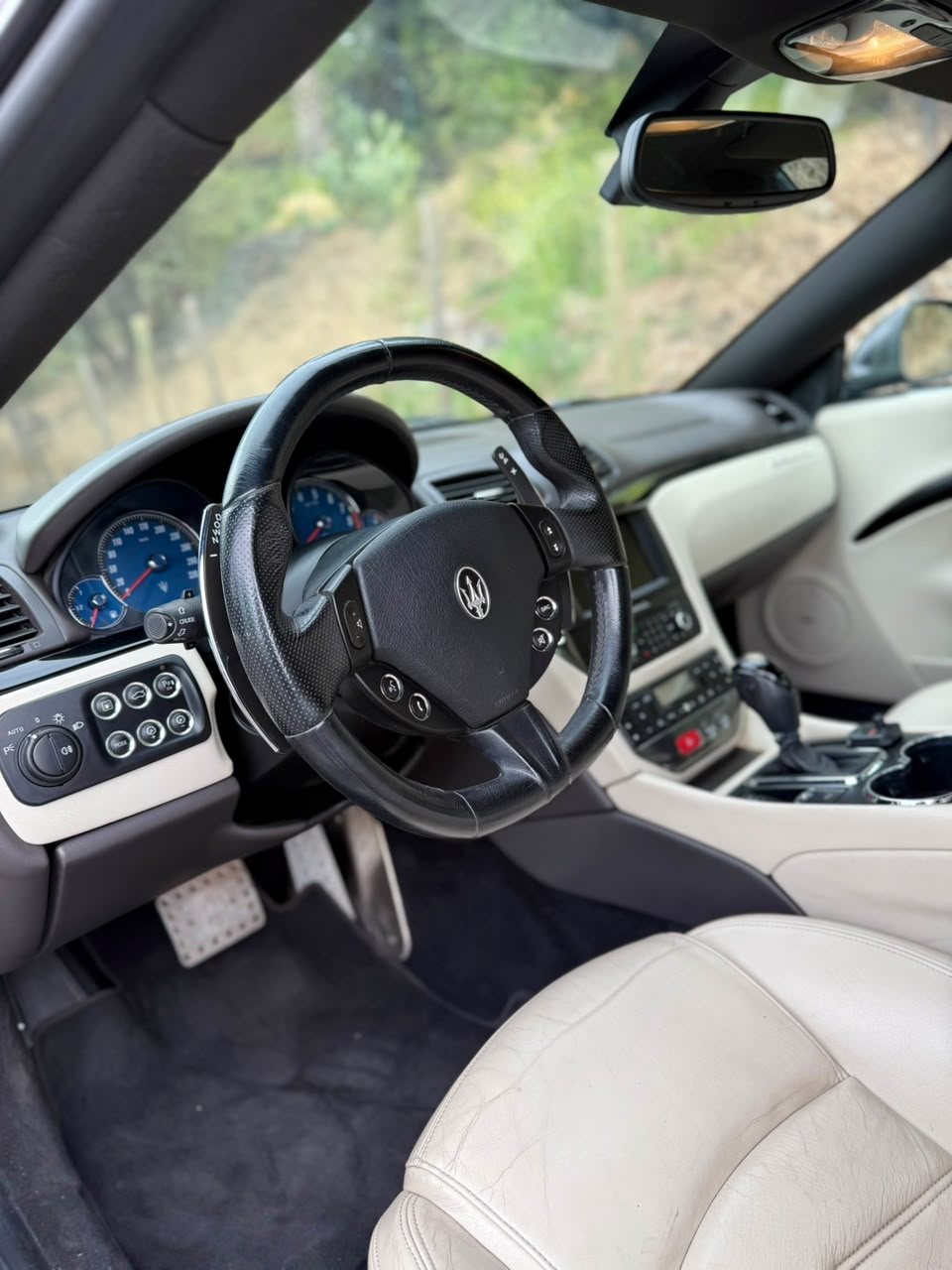 Vehicle media 6