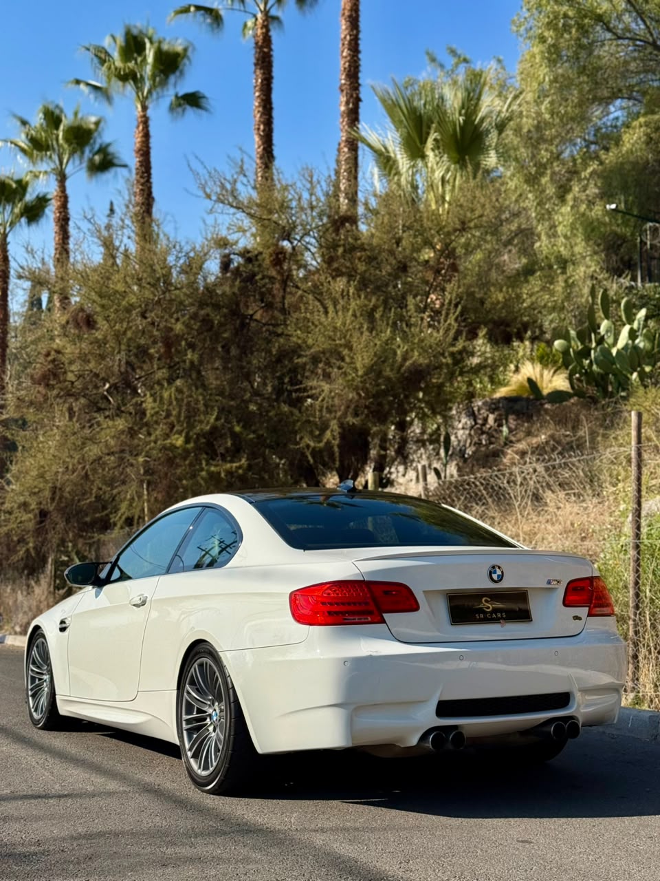 Vehicle media 6