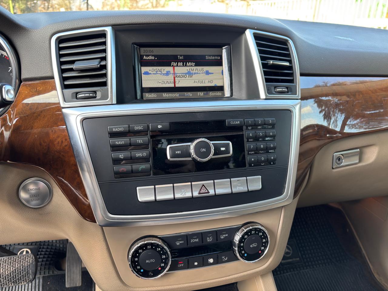 Vehicle media 8