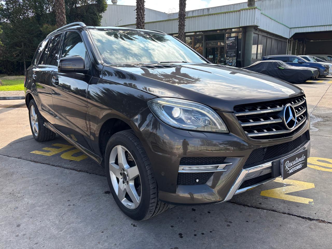 Vehicle media 4
