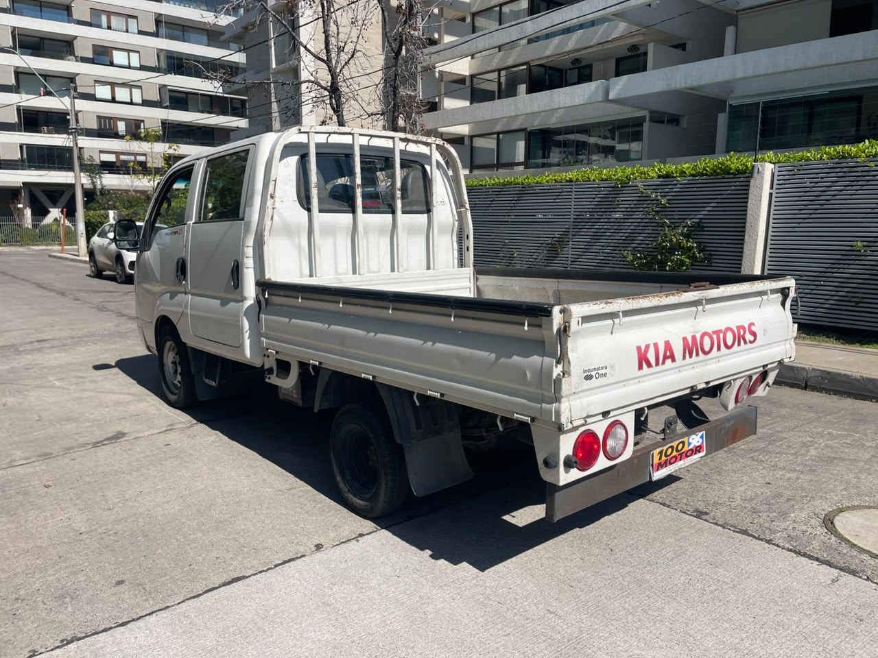 Vehicle media 8