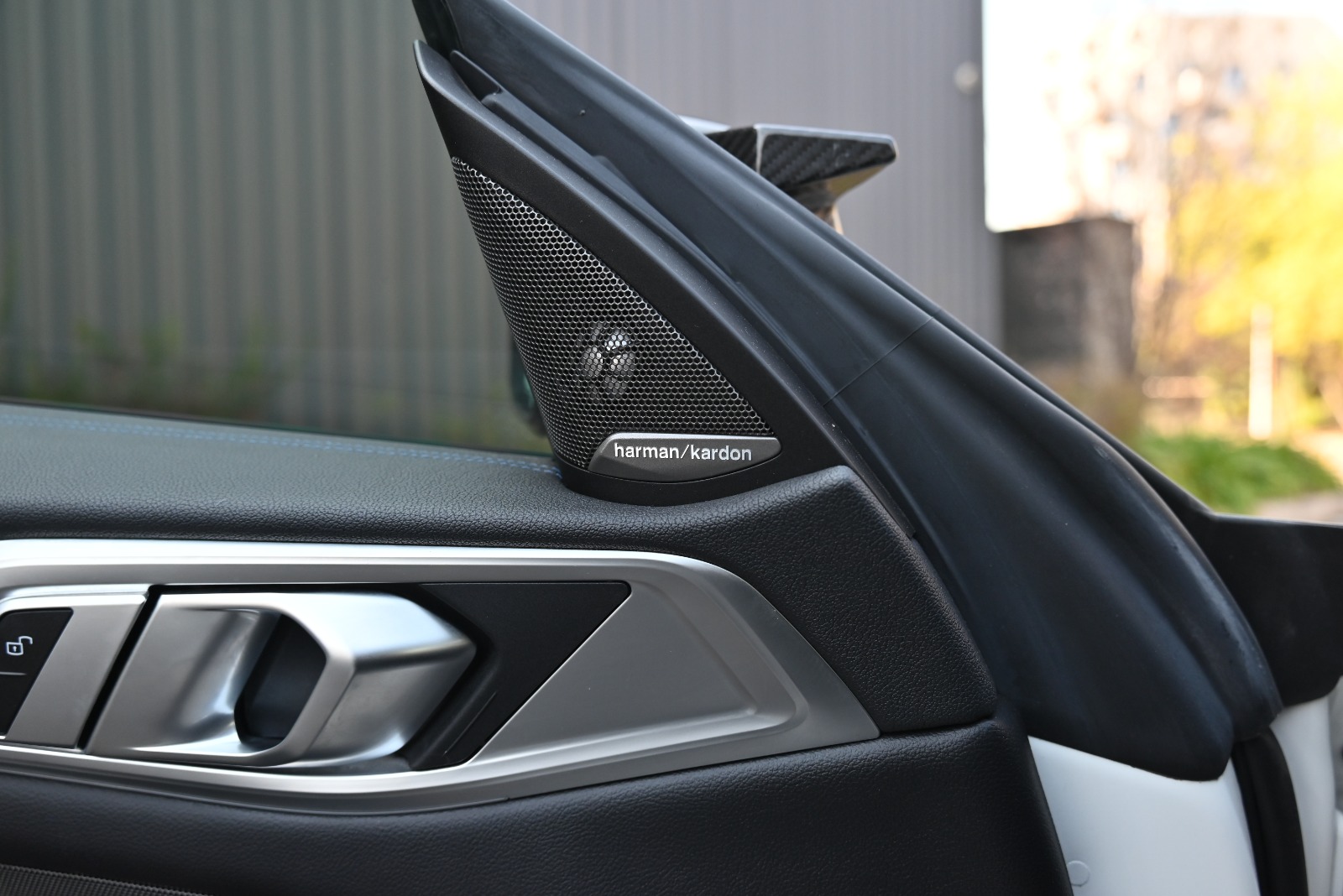 Vehicle media 9