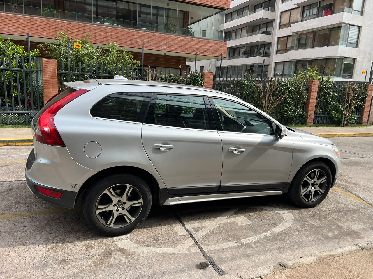 Vehicle media 8