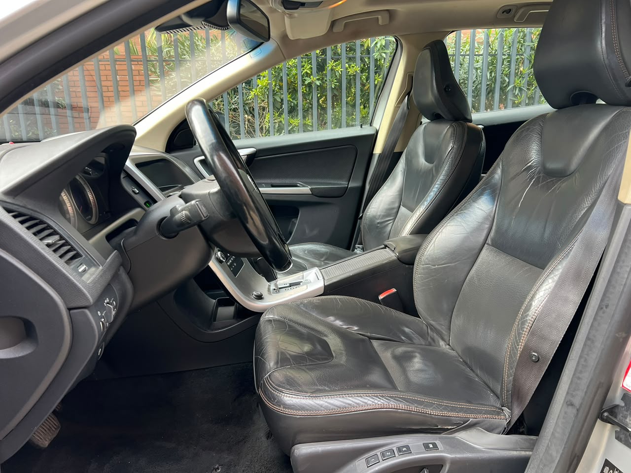 Vehicle media 9