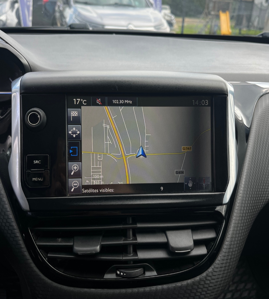 Vehicle media 8