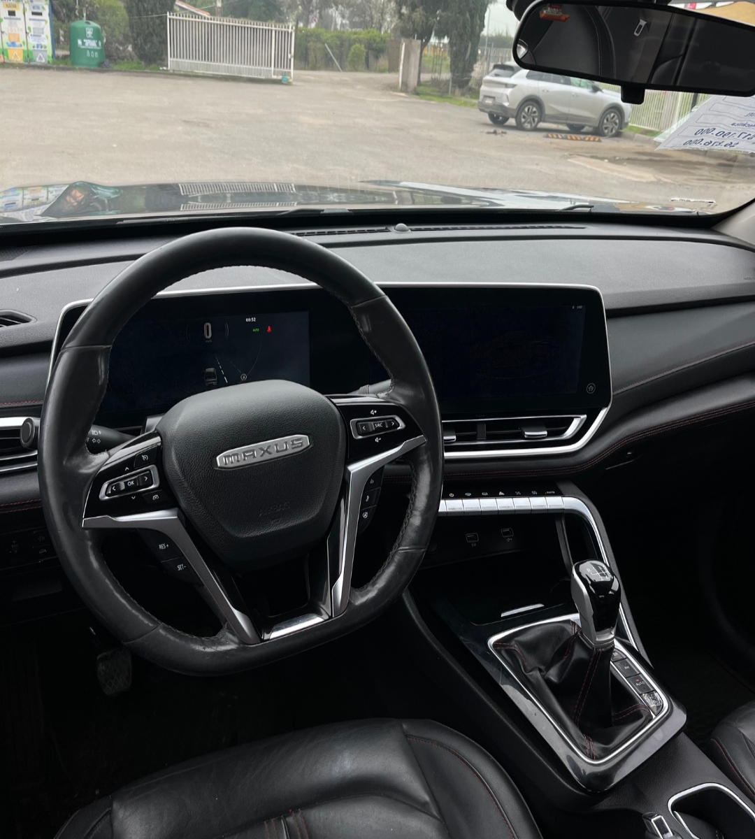 Vehicle media 8