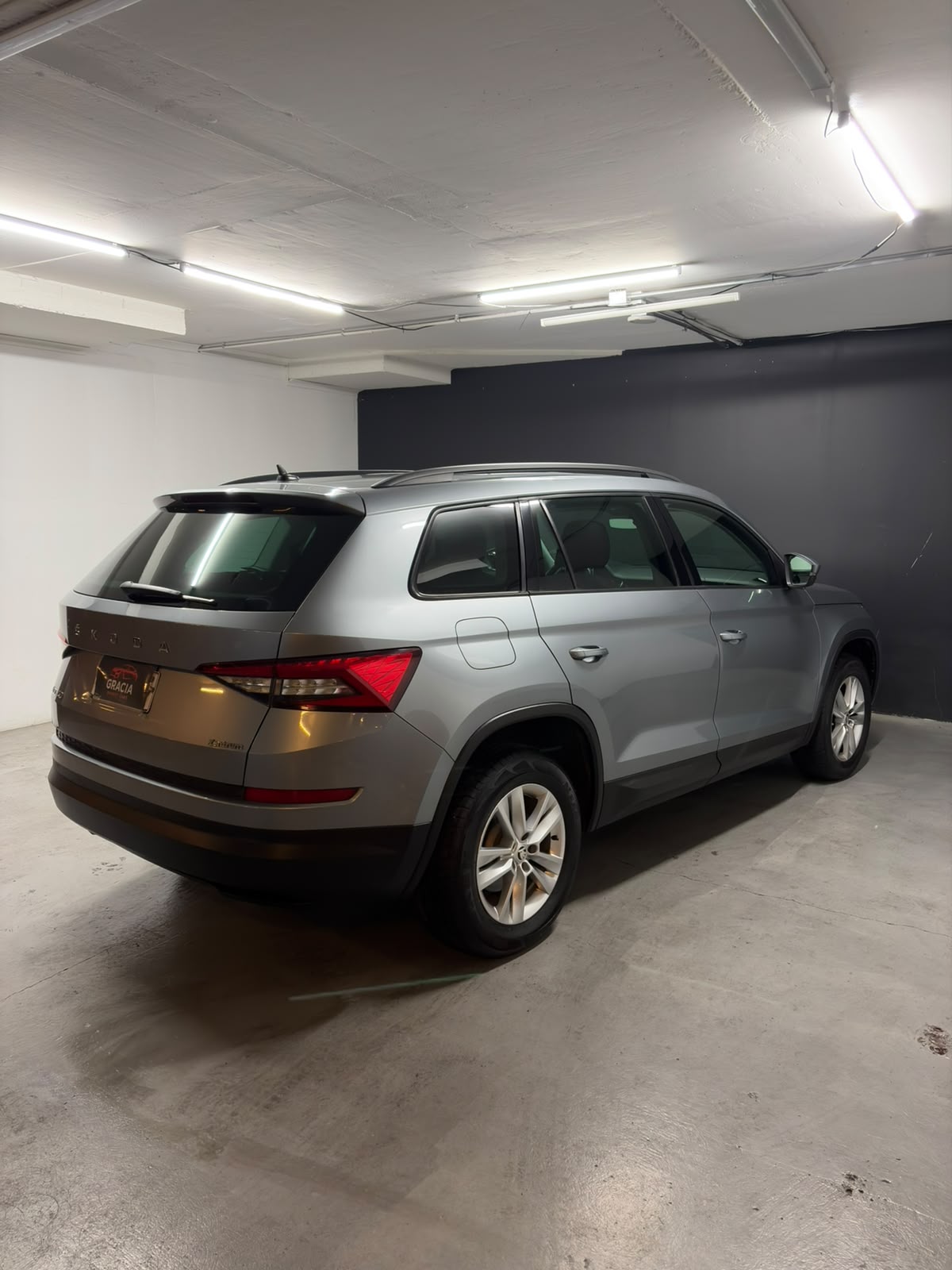 Vehicle media 4