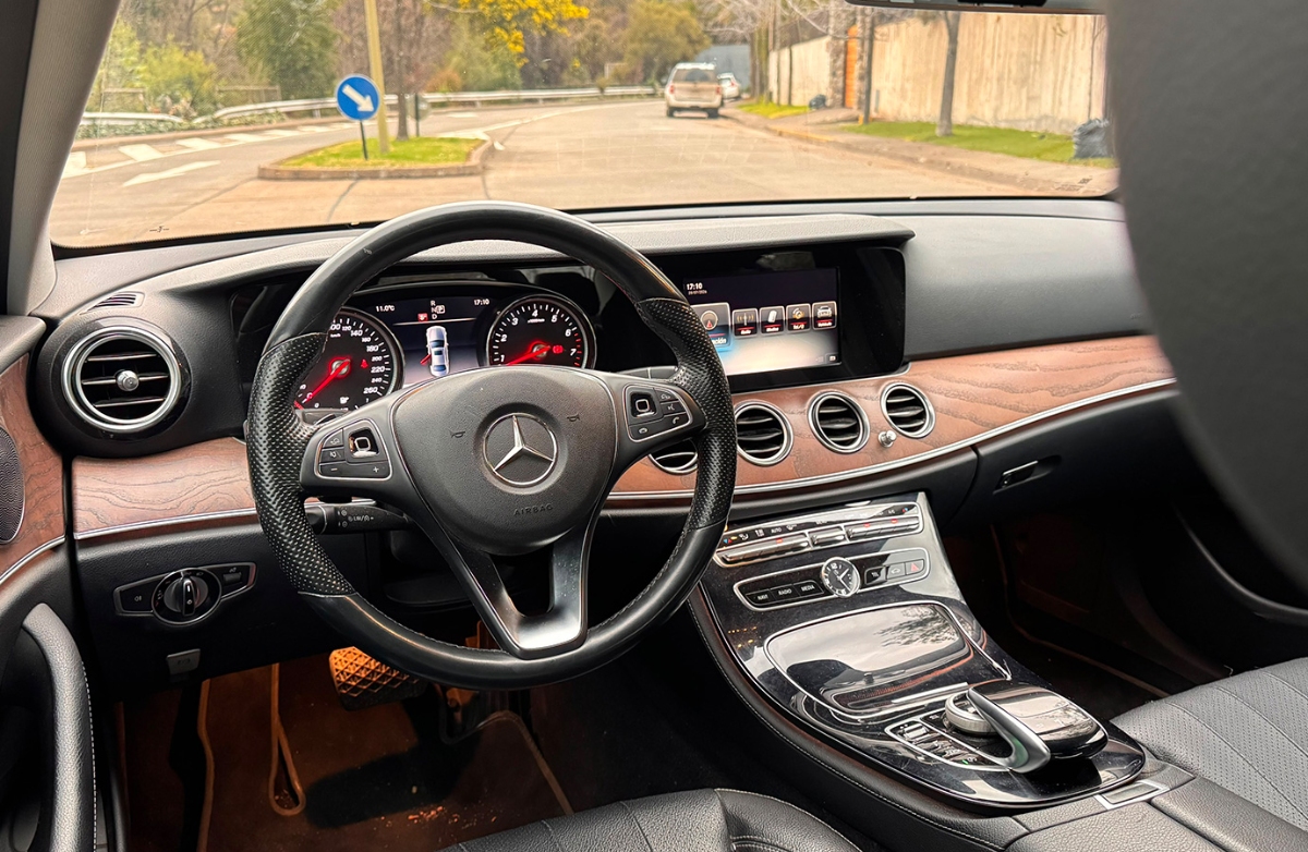 Vehicle media 9