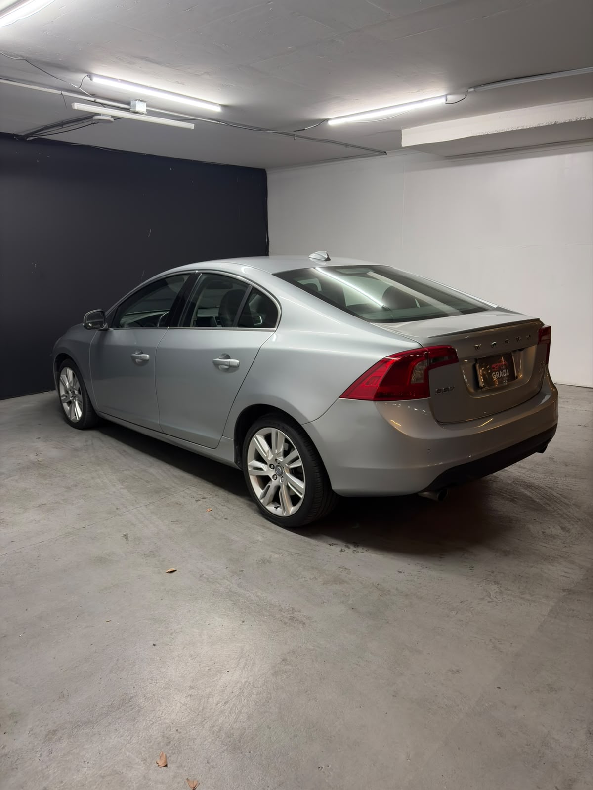 Vehicle media 6