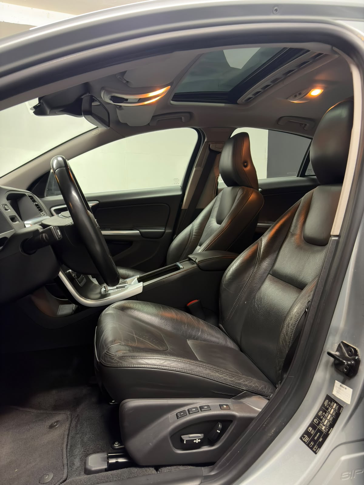 Vehicle media 10