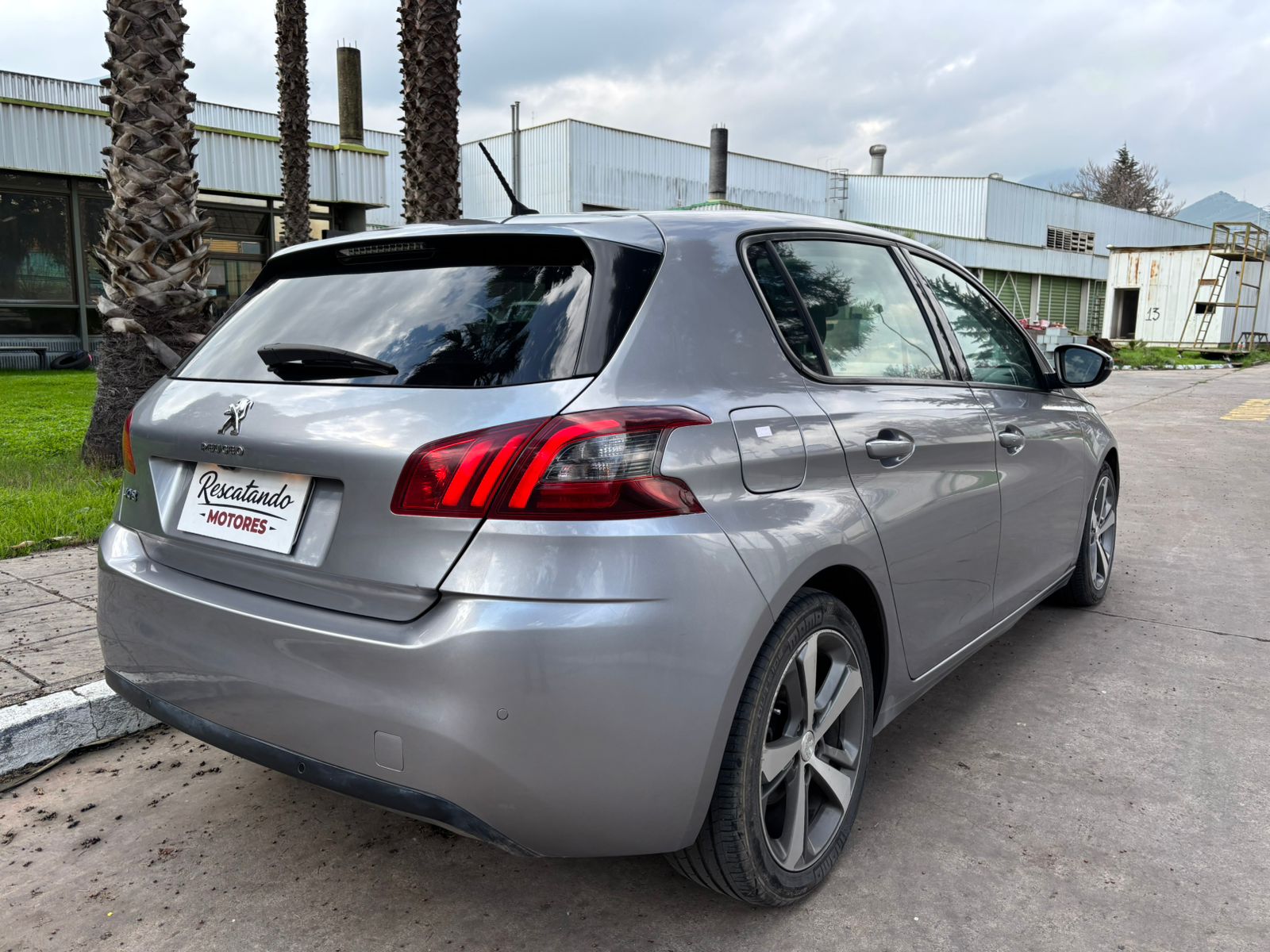 Vehicle media 4