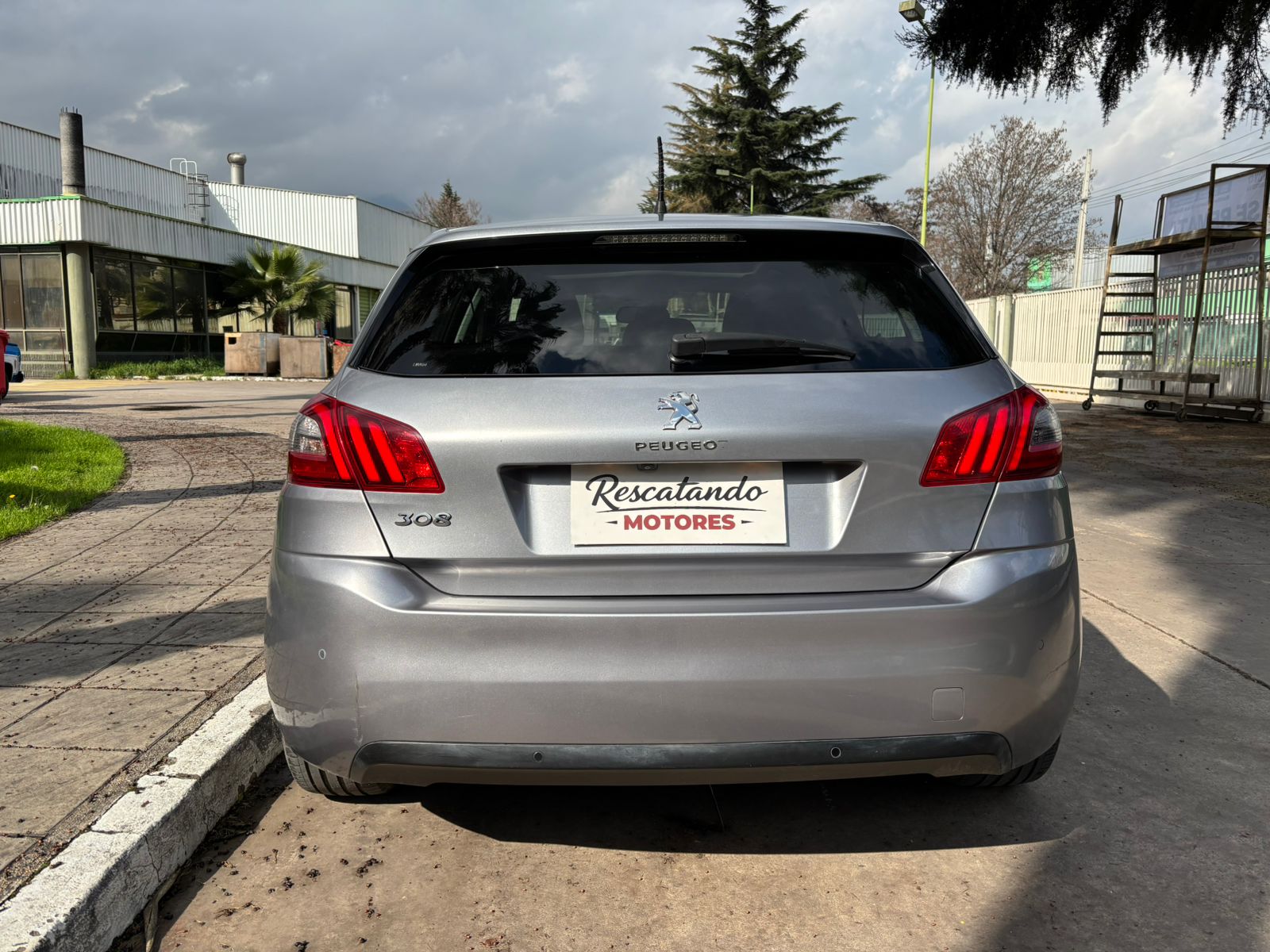 Vehicle media 8
