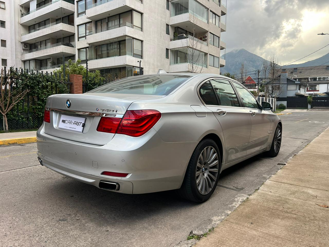 Vehicle media 8