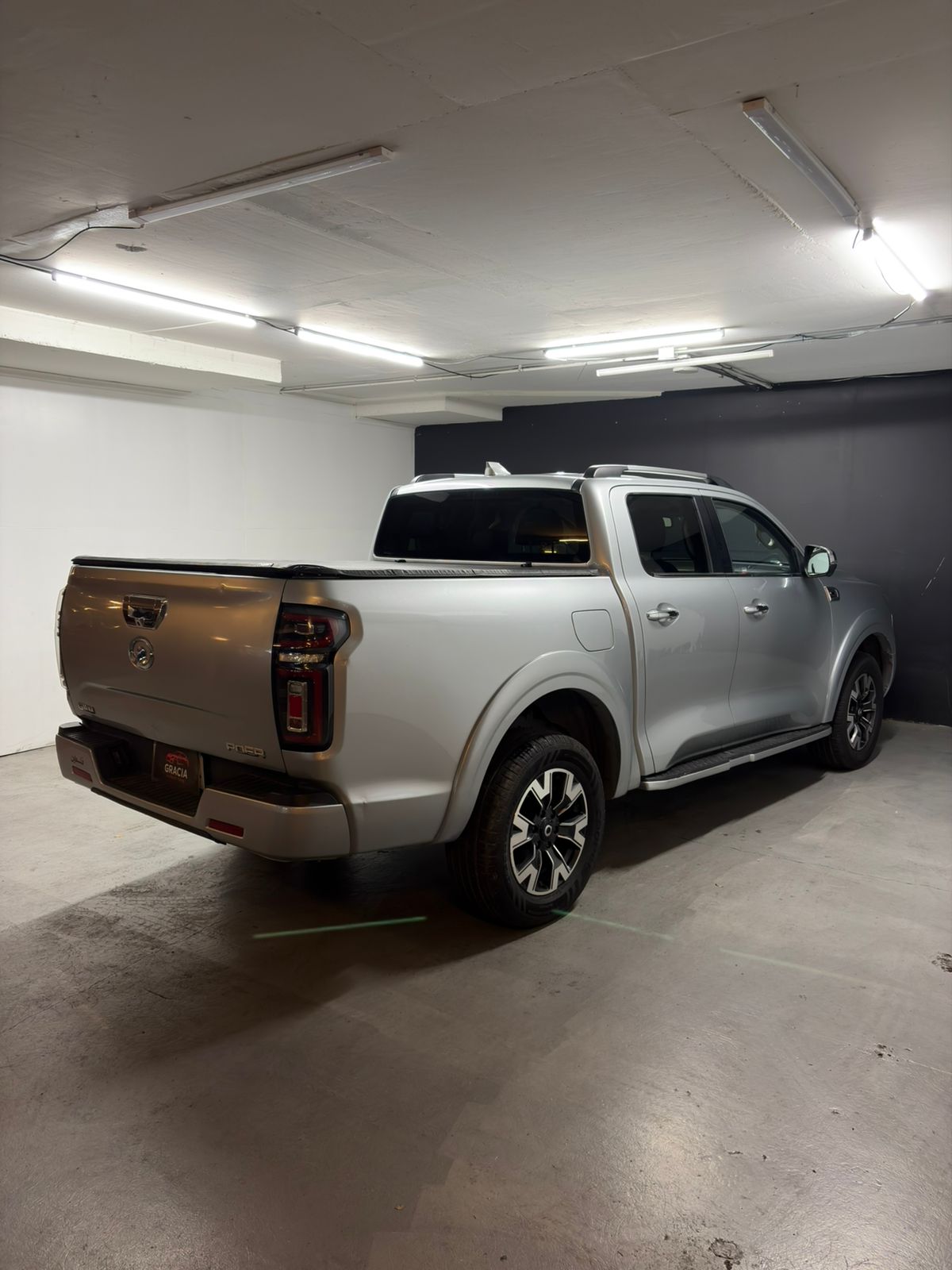 Vehicle media 4