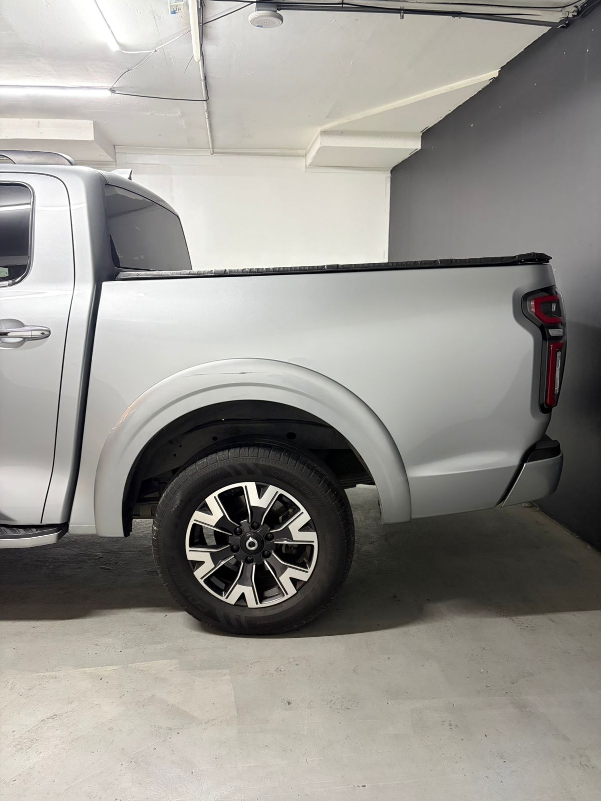Vehicle media 8