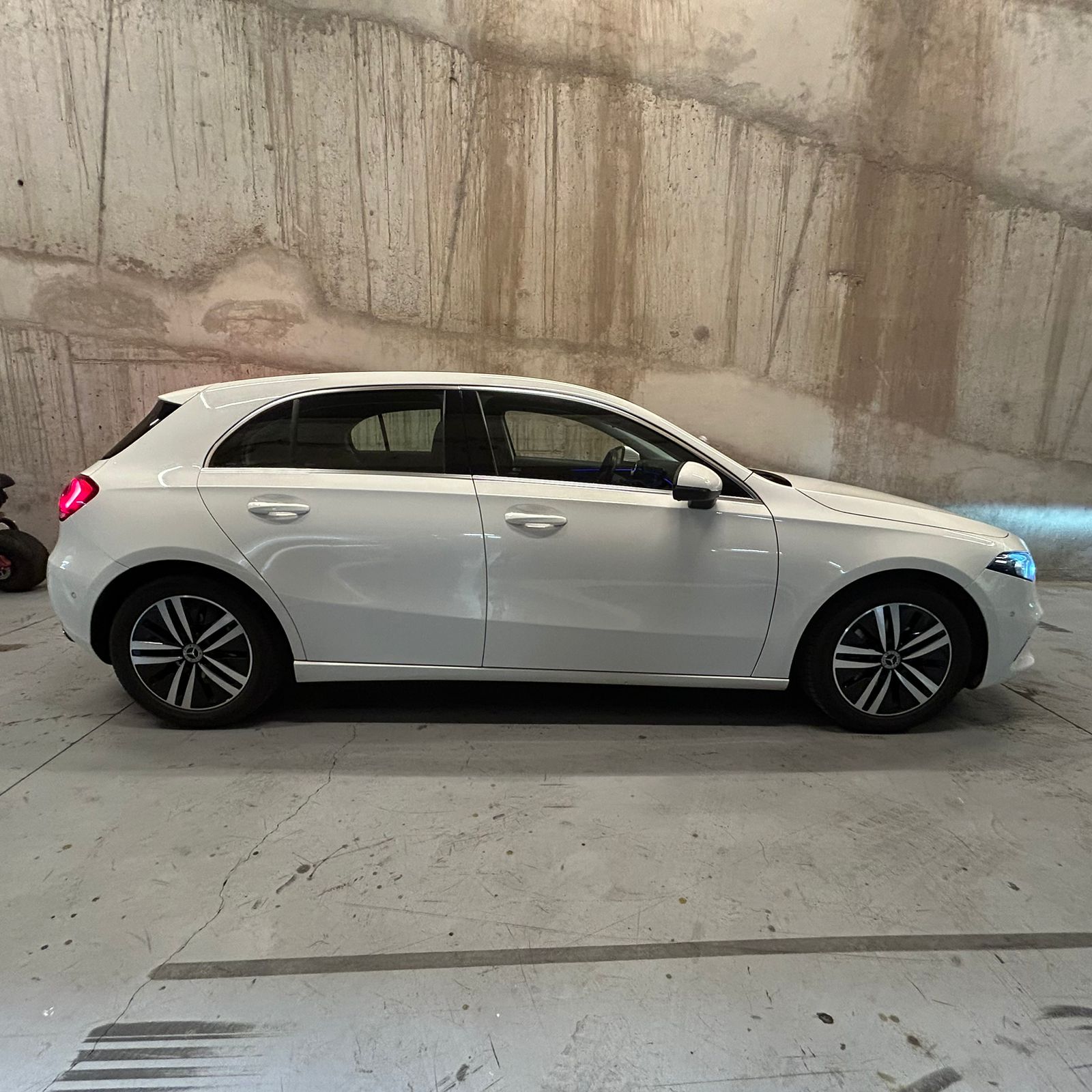 Vehicle media 6
