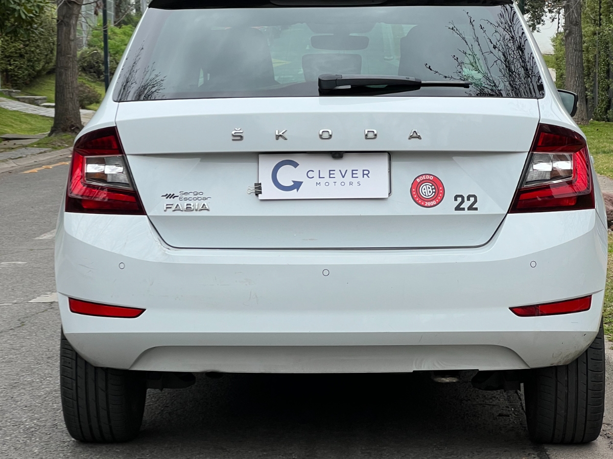 Vehicle media 5
