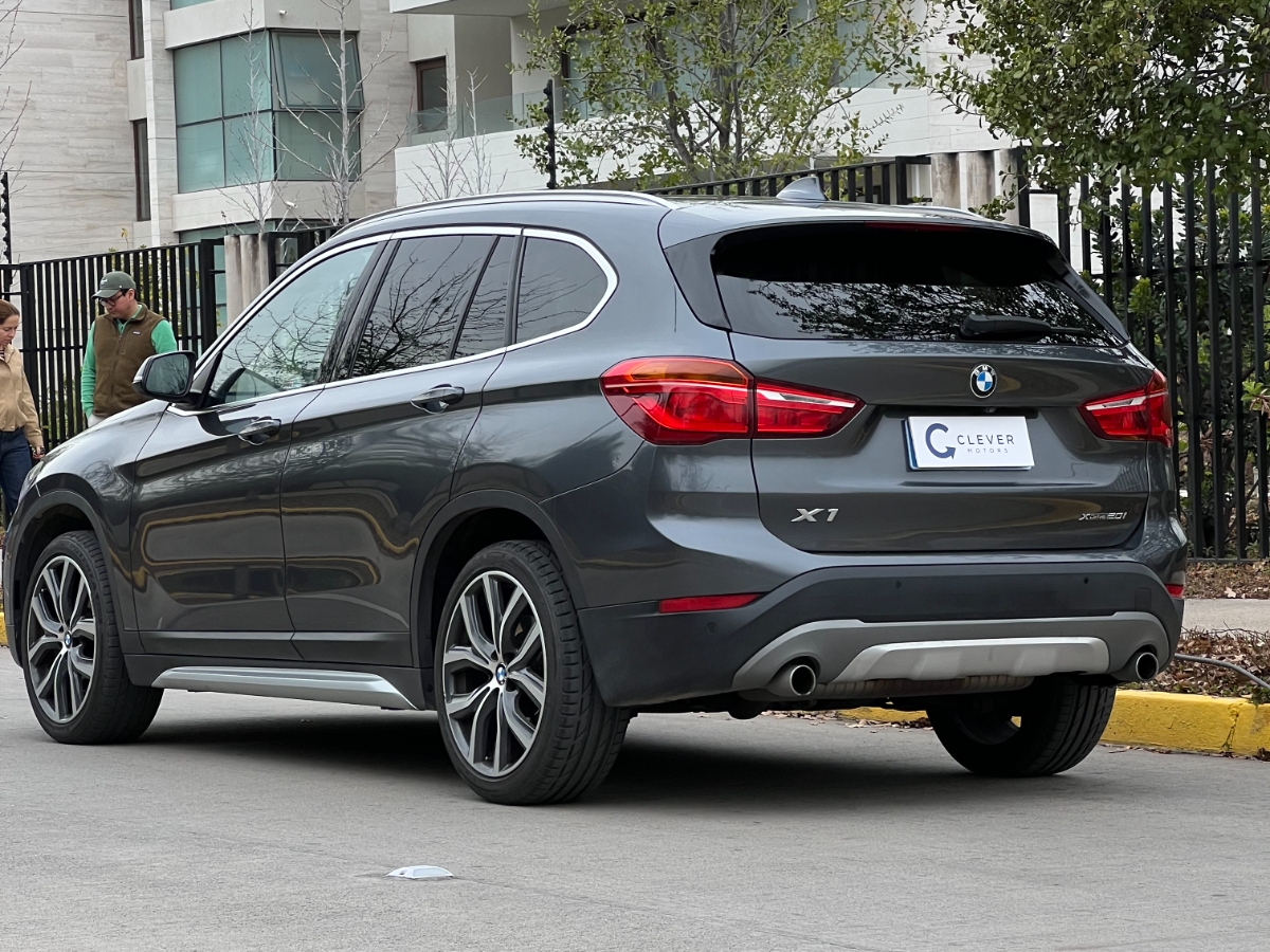 Vehicle media 5