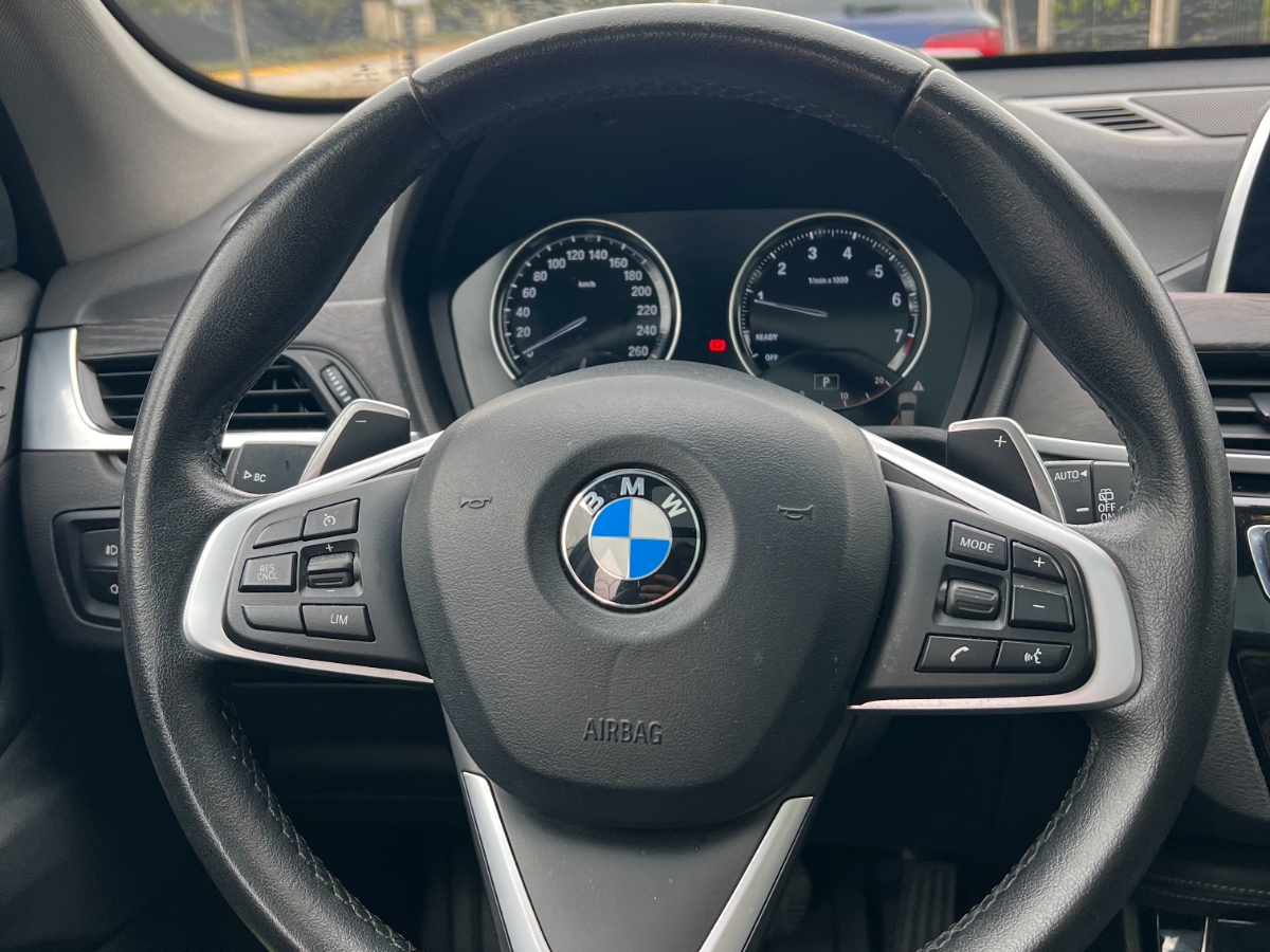 Vehicle media 9