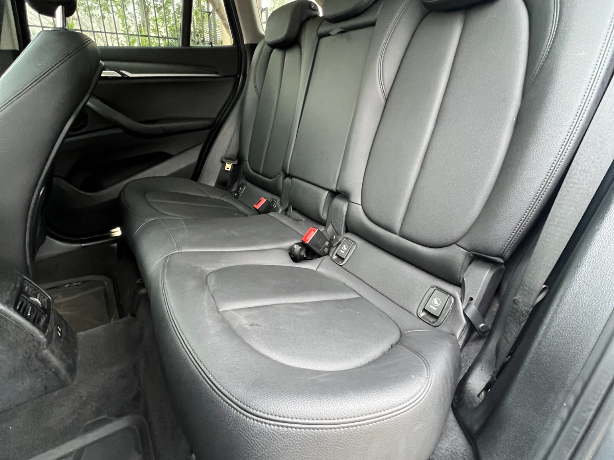 Vehicle media 7
