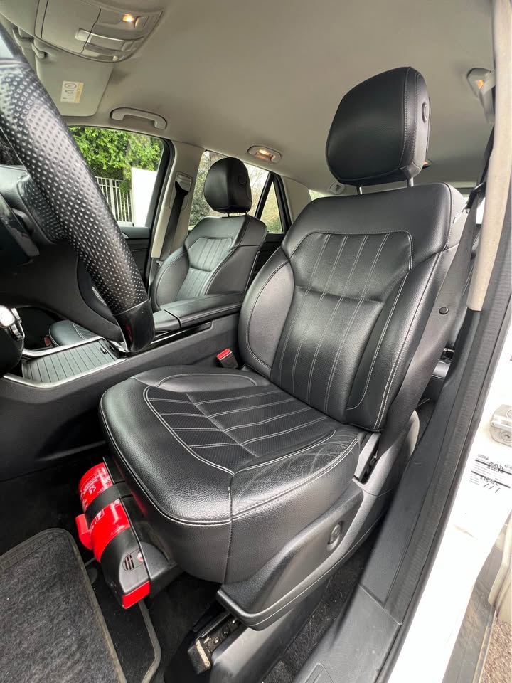 Vehicle media 9