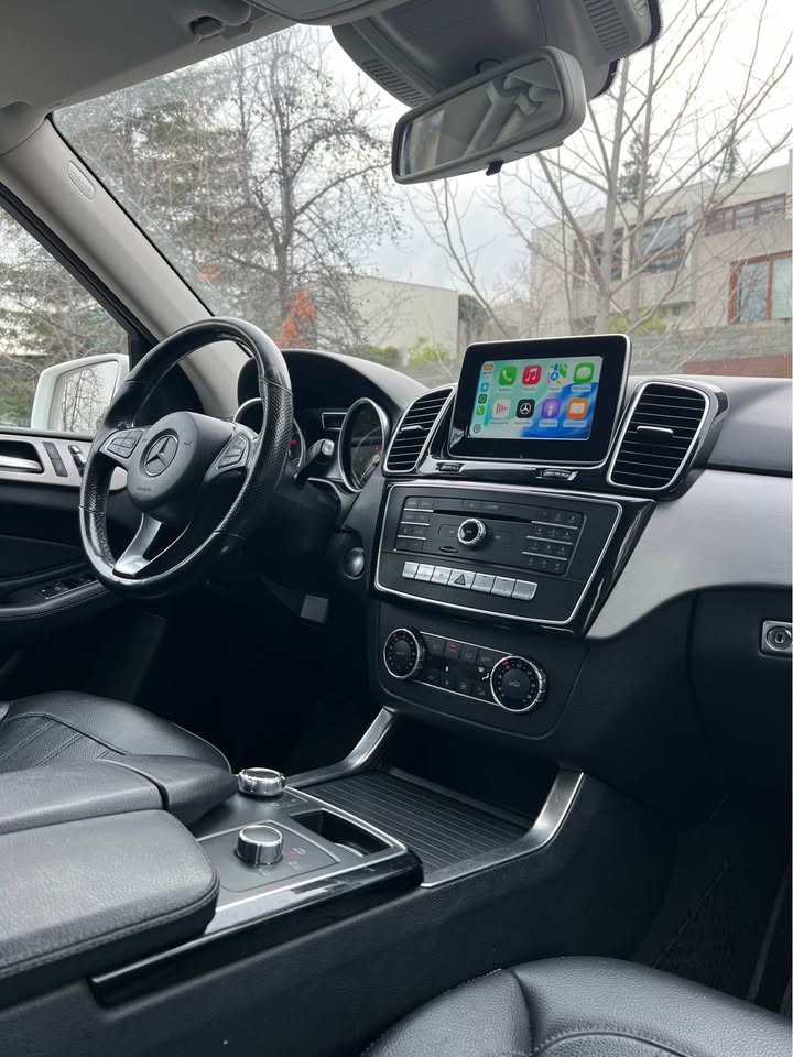 Vehicle media 8