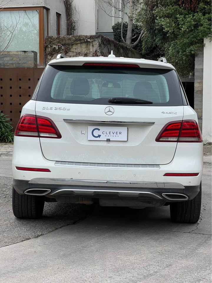 Vehicle media 5