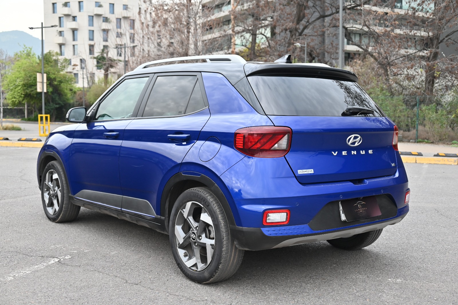 Vehicle media 6