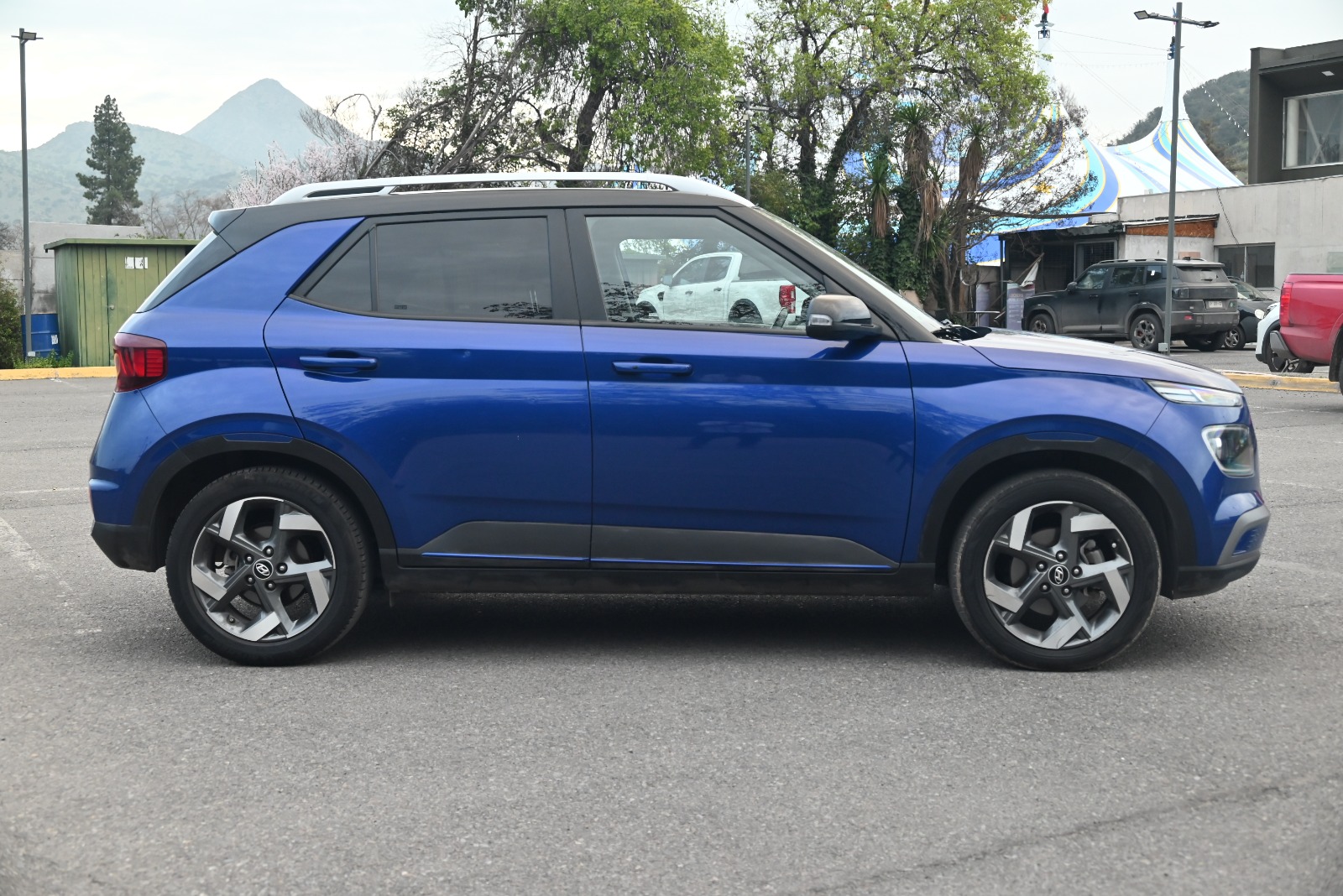 Vehicle media 7
