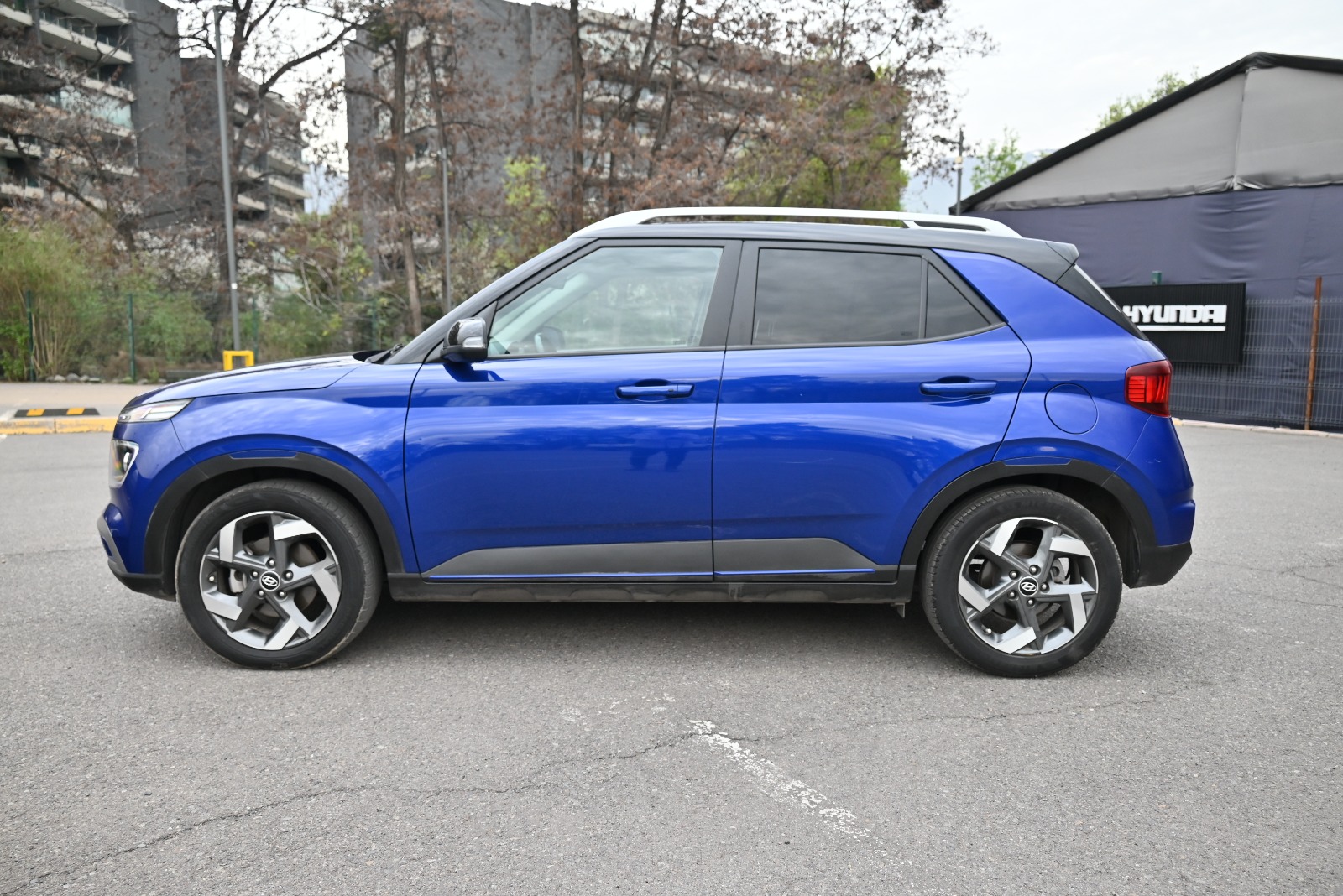 Vehicle media 8