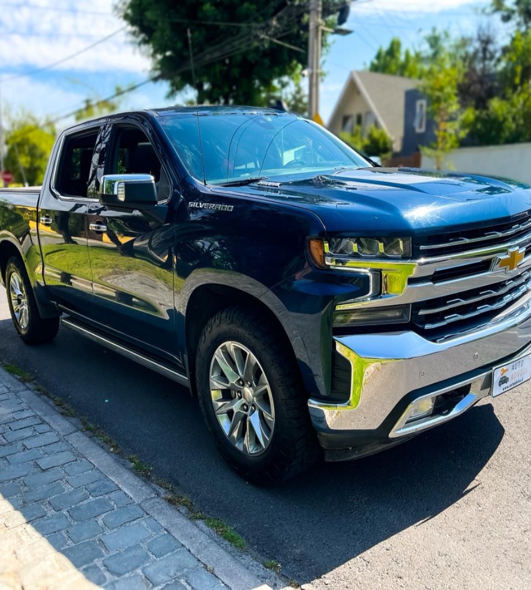 Vehicle media 8